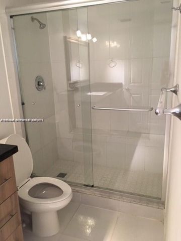 8205 Lake Dr 204, Doral, FL 33166