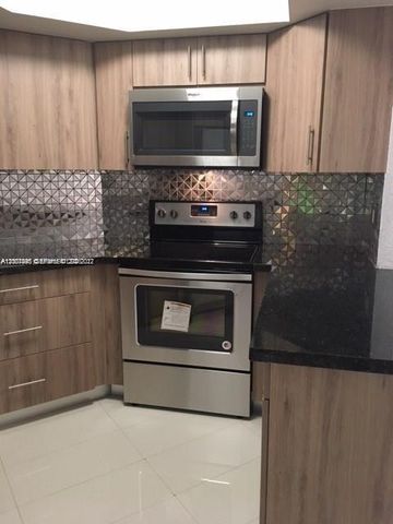 8205 Lake Dr 204, Doral, FL 33166