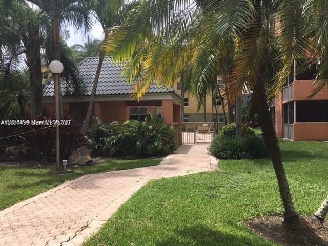 8205 Lake Dr 204, Doral, FL 33166