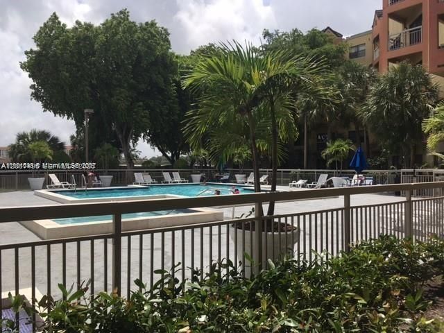 8205 Lake Dr 204, Doral, FL 33166