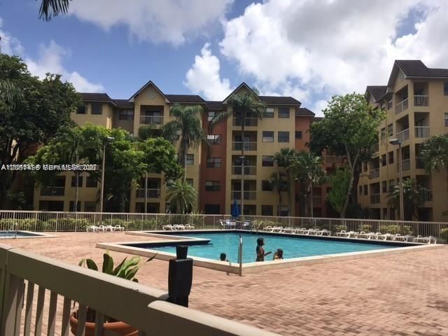 8205 Lake Dr 204, Doral, FL 33166