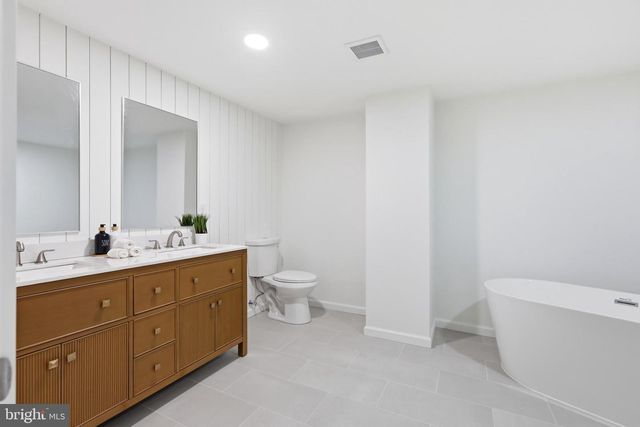 801 MULLICA HILL ROAD, Harrisonville, NJ 08039