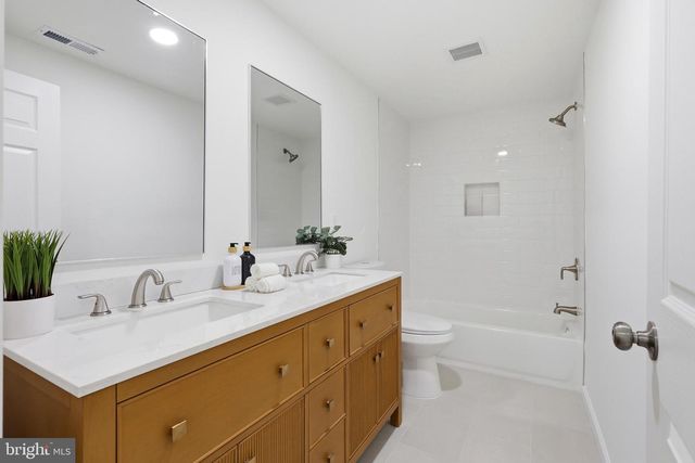 801 MULLICA HILL ROAD, Harrisonville, NJ 08039