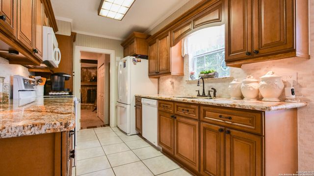 10202 N BULL RUN ST, San Antonio, TX 78230