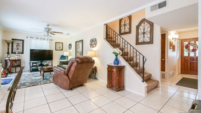 10202 N BULL RUN ST, San Antonio, TX 78230