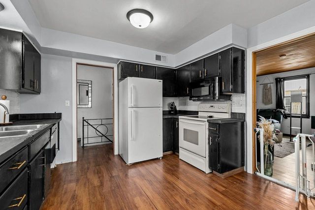 1044 GRAND STREET, Oshkosh, WI 54901