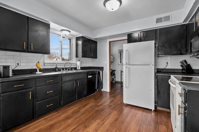 1044 GRAND STREET, Oshkosh, WI 54901