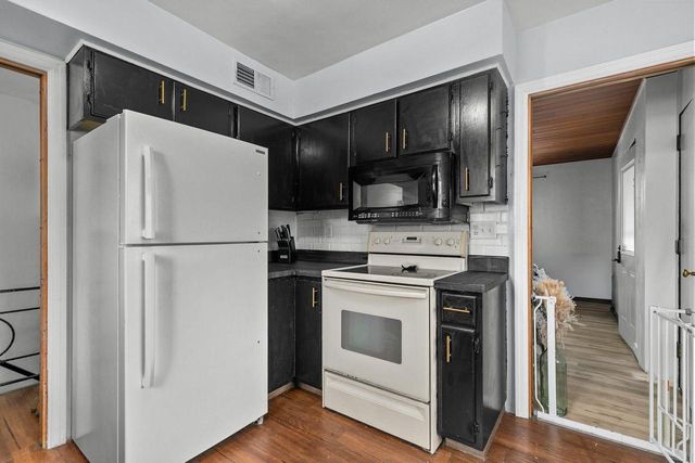 1044 GRAND STREET, Oshkosh, WI 54901