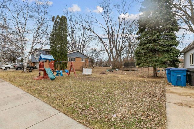 1044 GRAND STREET, Oshkosh, WI 54901