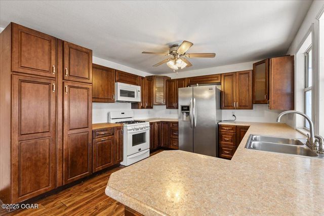 3279 Wildcat Creek Blvd, Fayetteville, AR 72704