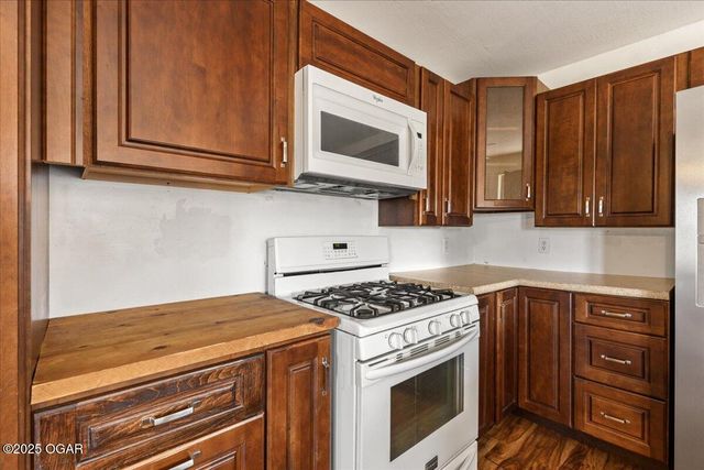 3279 Wildcat Creek Blvd, Fayetteville, AR 72704