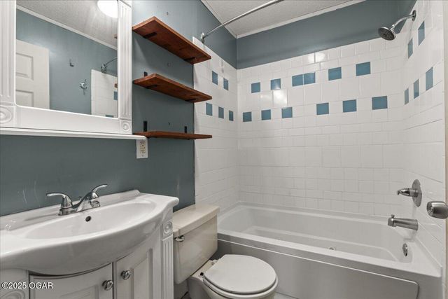 3279 Wildcat Creek Blvd, Fayetteville, AR 72704