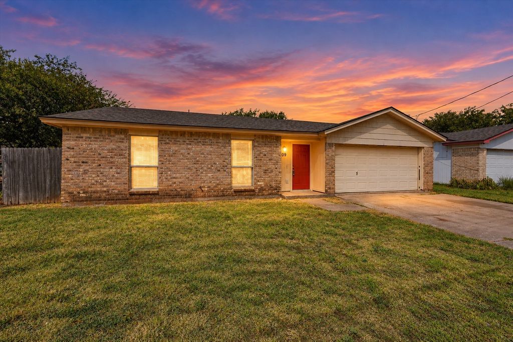 209 Water Lane, Crowley, TX 76036 — exterior