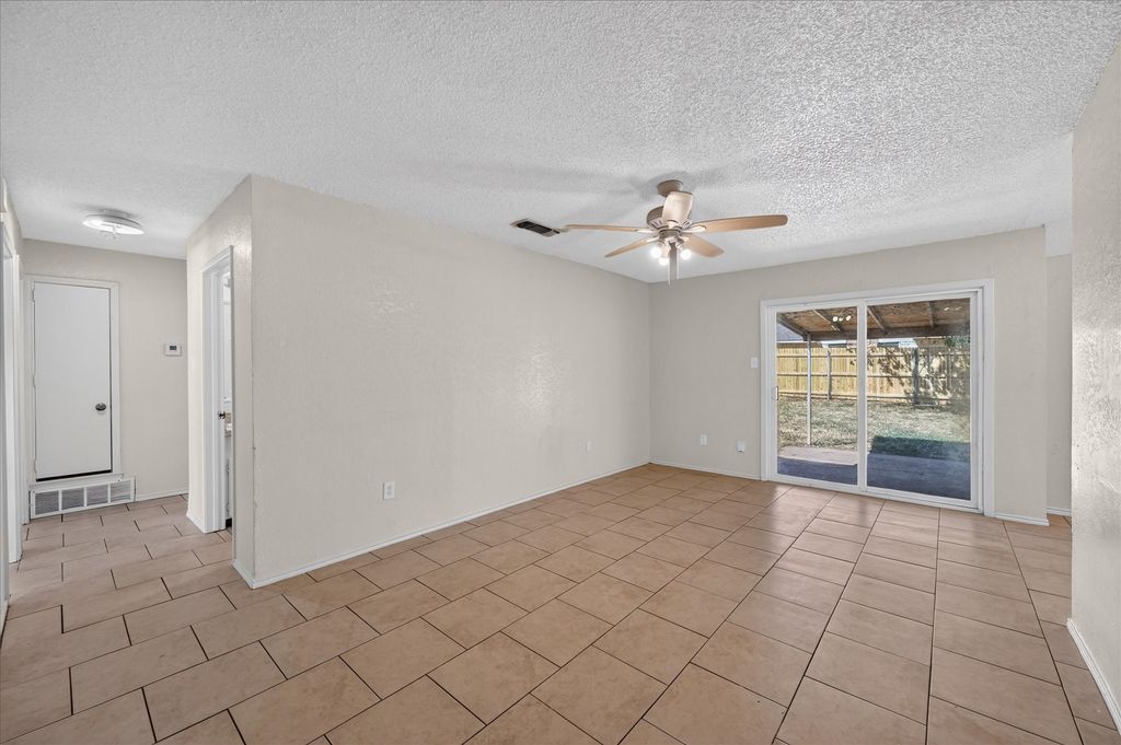 209 Water Lane, Crowley, TX 76036 — photo 3