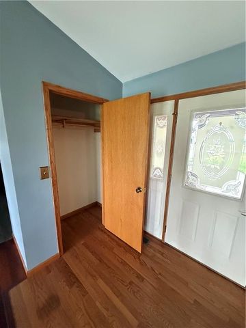 1011 N Arrowhead Drive, Burlington, KS 66839