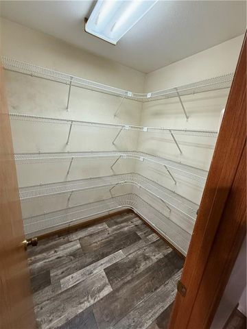 1011 N Arrowhead Drive, Burlington, KS 66839