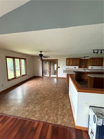 1011 N Arrowhead Drive, Burlington, KS 66839