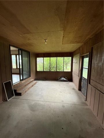 1011 N Arrowhead Drive, Burlington, KS 66839