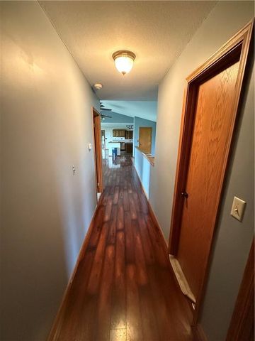 1011 N Arrowhead Drive, Burlington, KS 66839