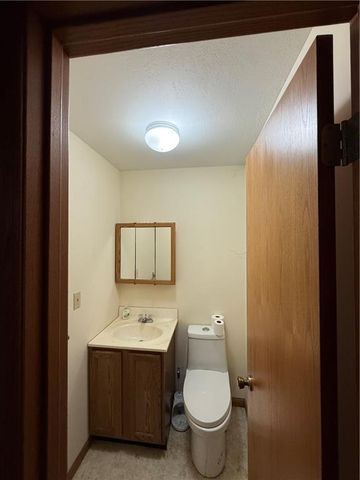 1011 N Arrowhead Drive, Burlington, KS 66839