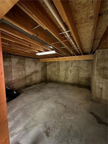 1011 N Arrowhead Drive, Burlington, KS 66839