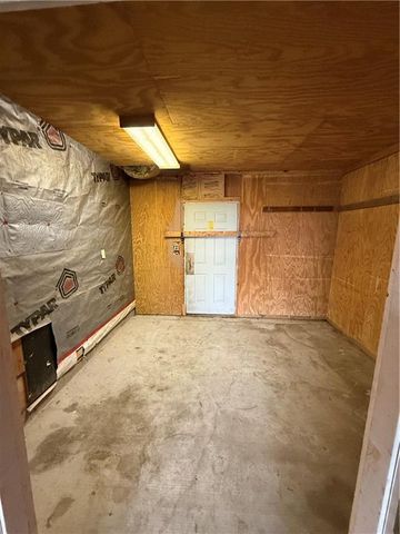1011 N Arrowhead Drive, Burlington, KS 66839