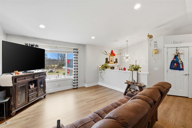 6855 Dale Court, Fennville, MI 49408