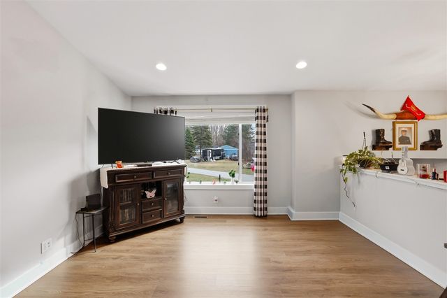 6855 Dale Court, Fennville, MI 49408