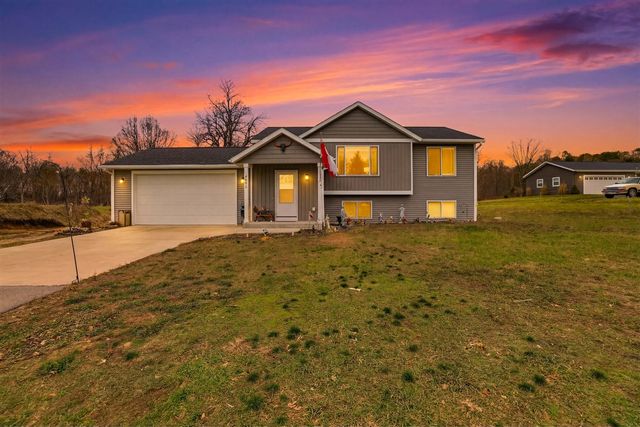 6855 Dale Court, Fennville, MI 49408