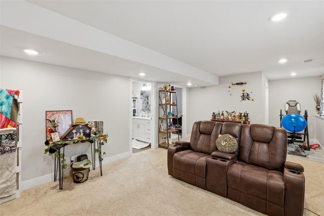 6855 Dale Court, Fennville, MI 49408