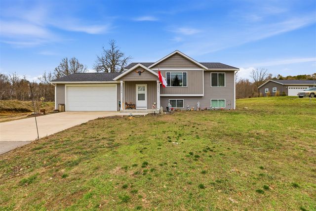 6855 Dale Court, Fennville, MI 49408