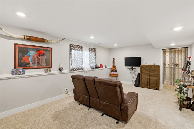 6855 Dale Court, Fennville, MI 49408