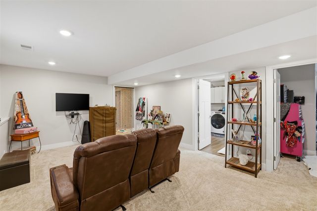 6855 Dale Court, Fennville, MI 49408