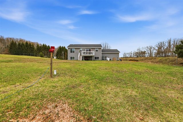 6855 Dale Court, Fennville, MI 49408