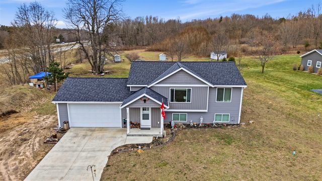 6855 Dale Court, Fennville, MI 49408