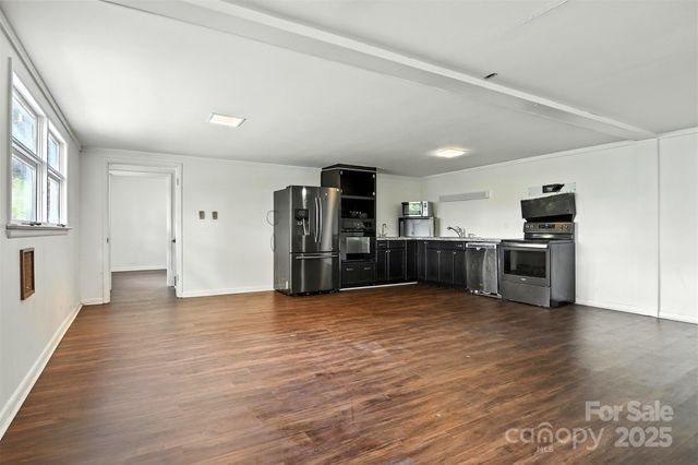 26 33rd Avenue NW, Hickory, NC 28601