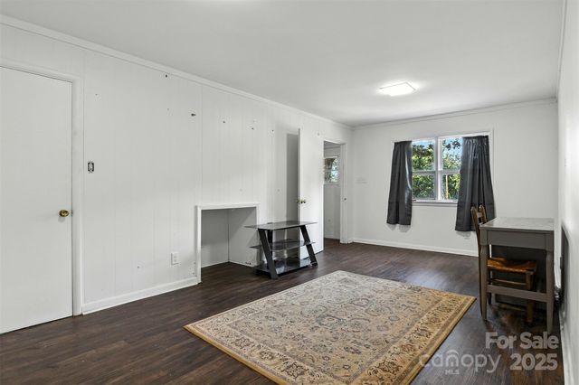 26 33rd Avenue NW, Hickory, NC 28601