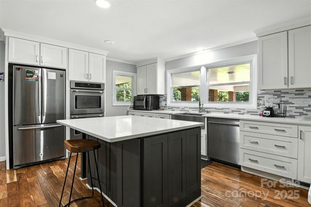 26 33rd Avenue NW, Hickory, NC 28601