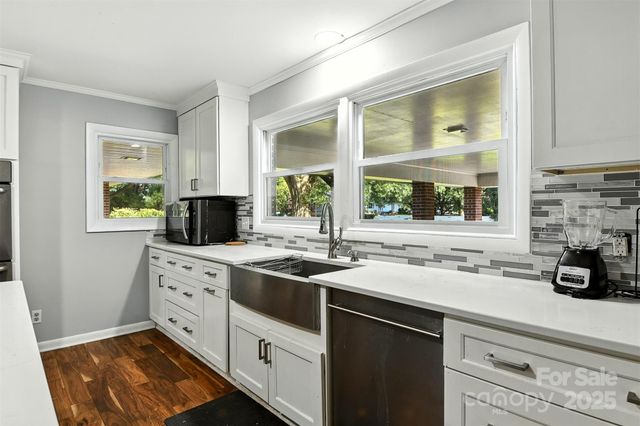 26 33rd Avenue NW, Hickory, NC 28601