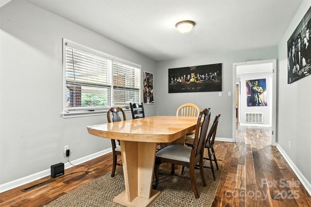 26 33rd Avenue NW, Hickory, NC 28601