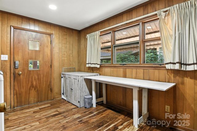 26 33rd Avenue NW, Hickory, NC 28601