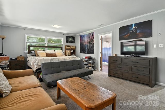 26 33rd Avenue NW, Hickory, NC 28601