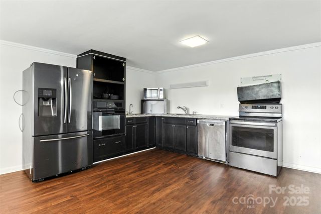 26 33rd Avenue NW, Hickory, NC 28601