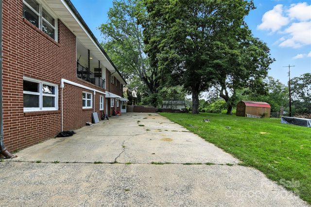 26 33rd Avenue NW, Hickory, NC 28601