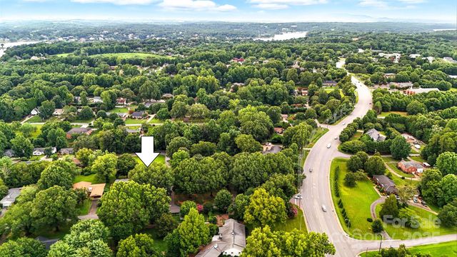 26 33rd Avenue NW, Hickory, NC 28601