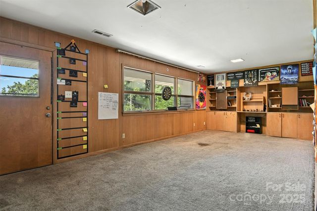 26 33rd Avenue NW, Hickory, NC 28601
