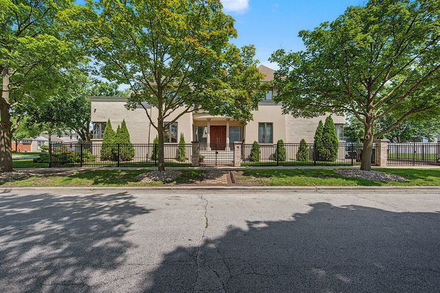 1915 S Washington Avenue, Park Ridge, IL 60068