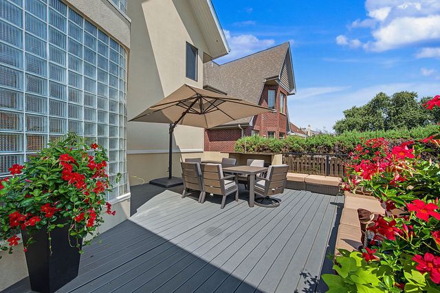 1915 S Washington Avenue, Park Ridge, IL 60068