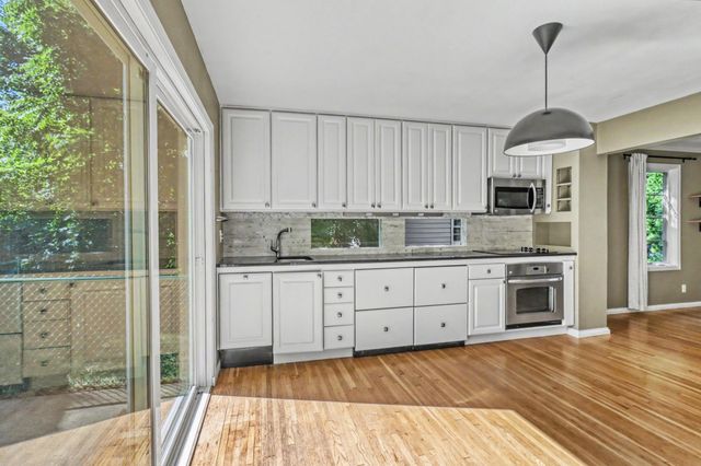 1526 6th Street S, Fargo, ND 58103