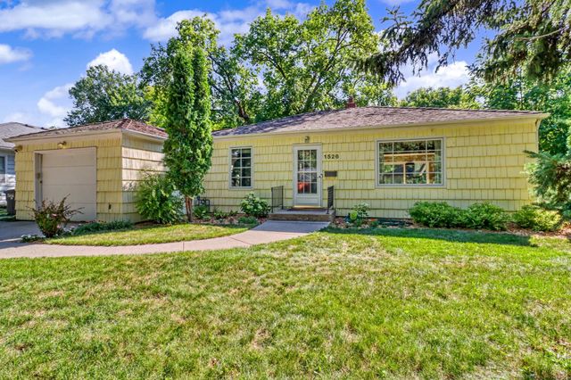 1526 6th Street S, Fargo, ND 58103